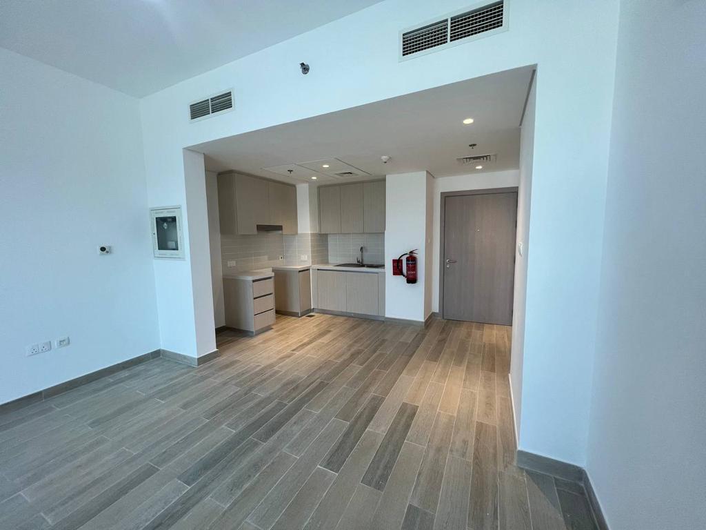 Vacant | Great Deal | Prime Location | Rent It Now