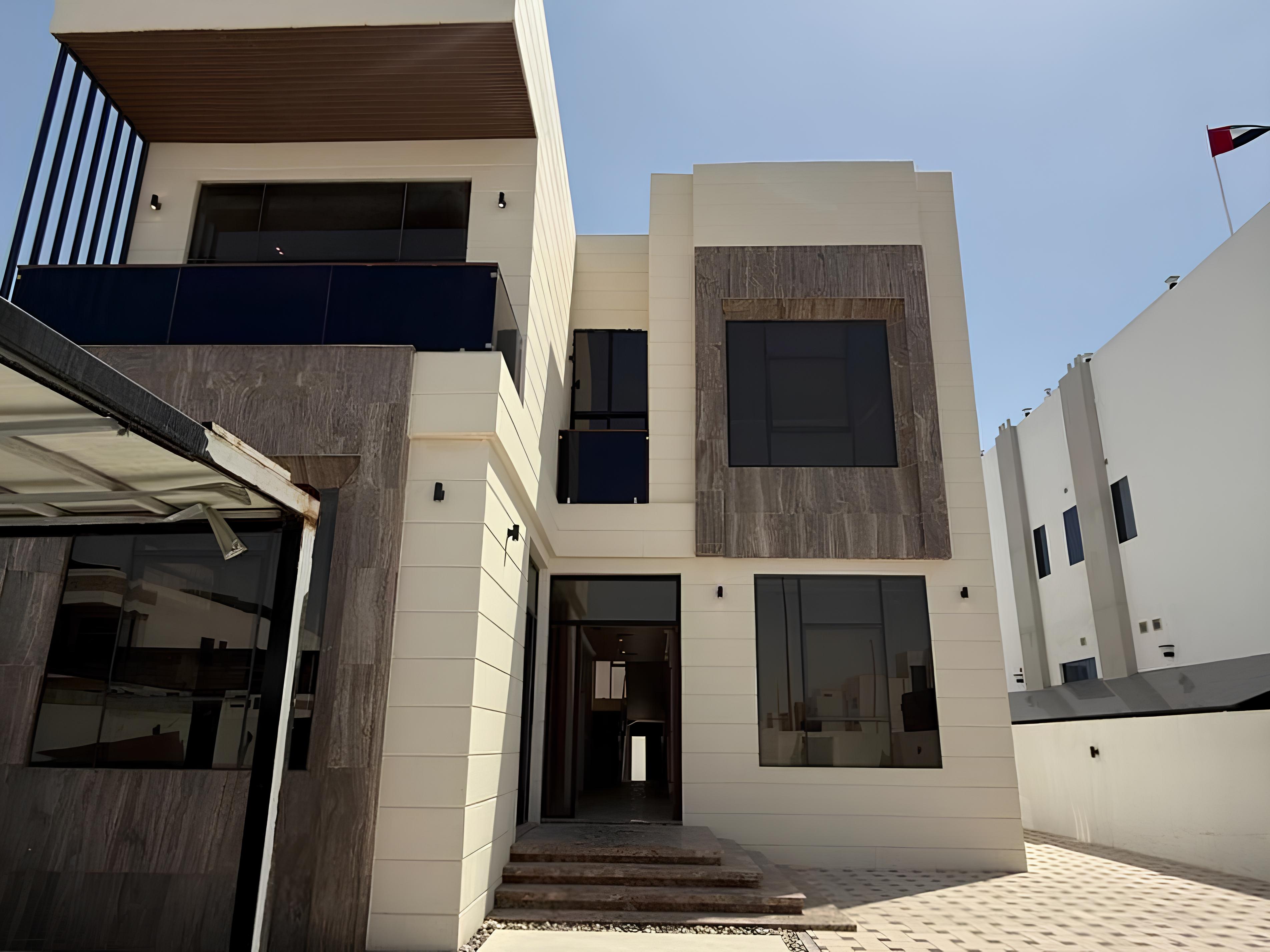 Double Row - Mid Unit | 5BR + Maid | Amazing Unit