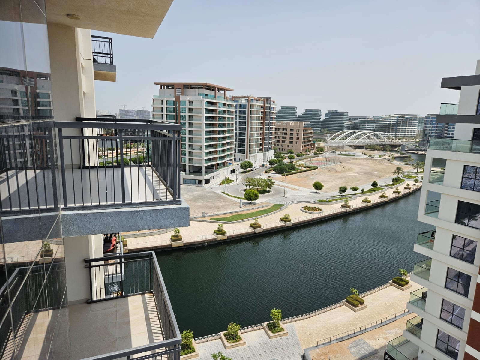 Great Deal | Building+Canal View | HIgh Floor