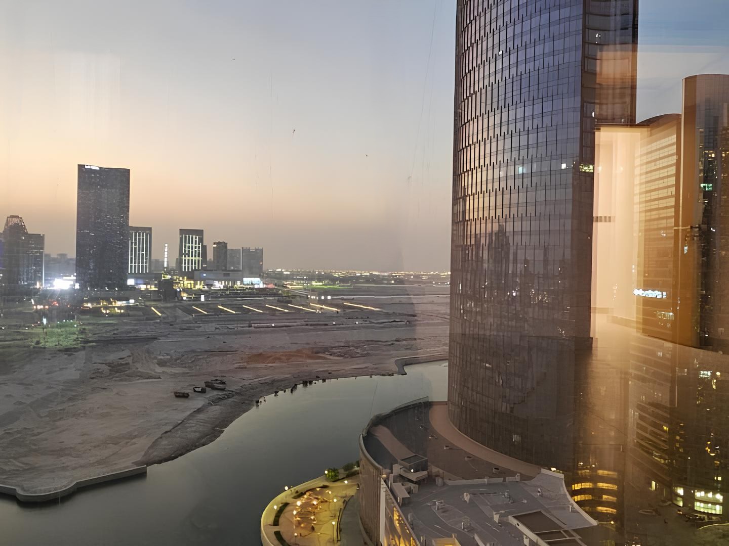 Viewz 1 | 3BHK + Maid | big Layout | Own Now !!