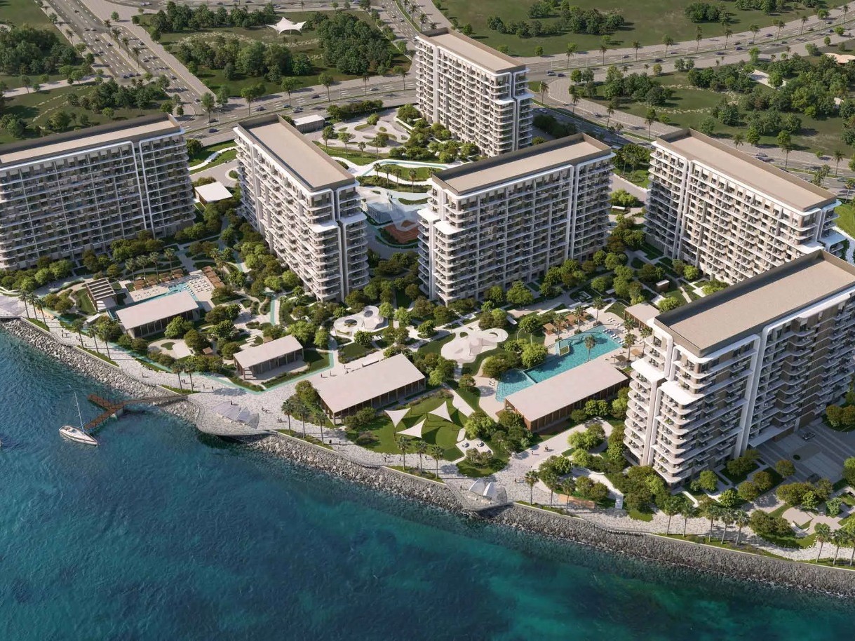 Low Floor | Luxurious Unit | Waterfront Community