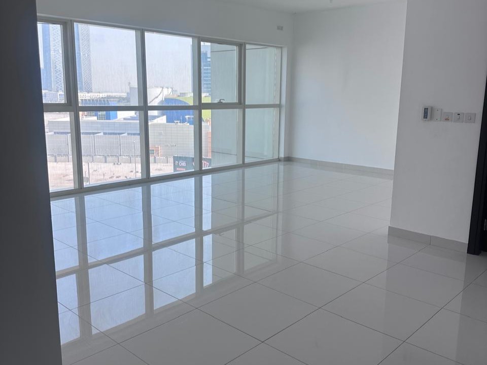 Spacious Unit | Closed Kitchen | Low Floor